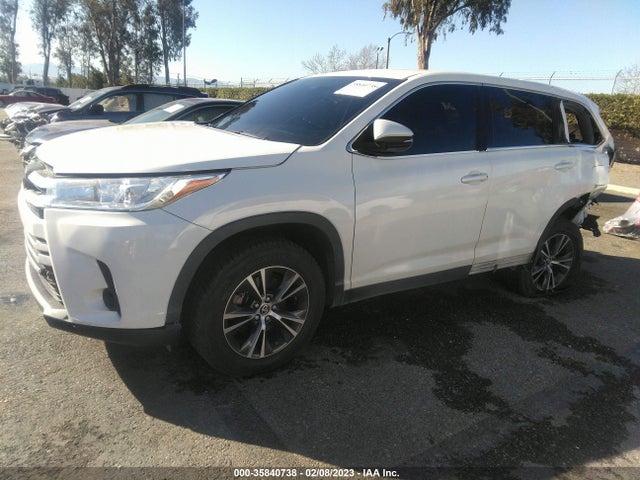 Toyota Highlander Le 2019 5TDZARFH0KS059037 Image 2
