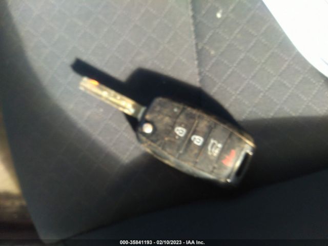 5XYPGDA38GG073258 KIA SORENTO LX