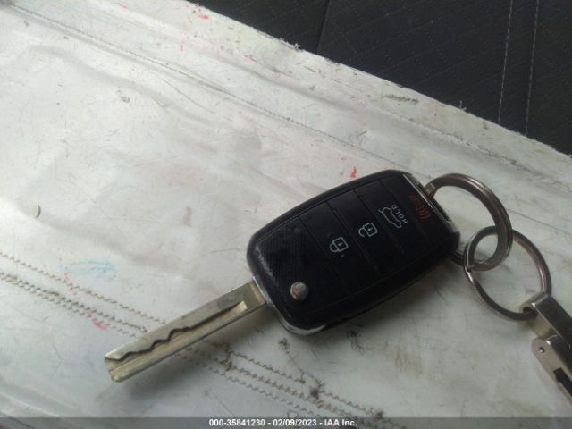 5XYPGDA53HG293006 KIA Sorento Lx V6