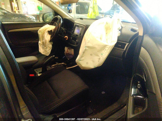 JA4AD2A31JJ004481 Mitsubishi Outlander Es