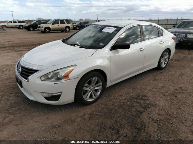 1N4AL3AP3FC142011 Nissan Altima 2.5 S