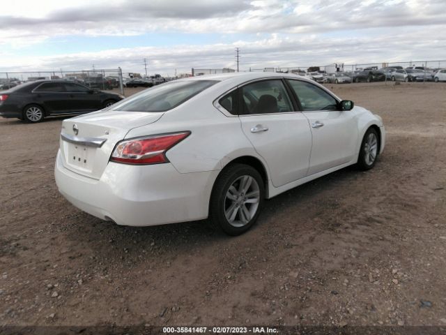 1N4AL3AP3FC142011 Nissan Altima 2.5 S