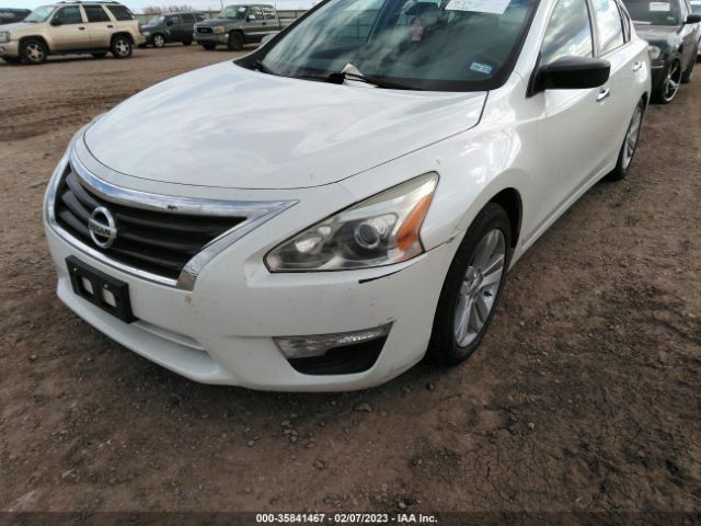 1N4AL3AP3FC142011 Nissan Altima 2.5 S