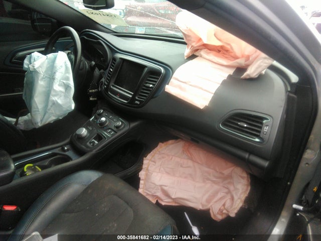 1C3CCCBB3GN157947 Chrysler 200 S