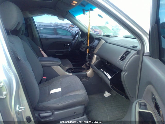 2006 HONDA PILOT EX VIN: 2HKYF18486H560827