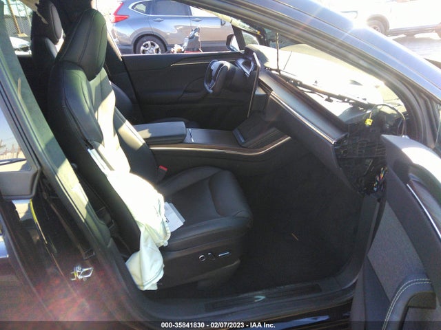2022 Tesla Model X, VIN: 7SAXCAE58NF345899