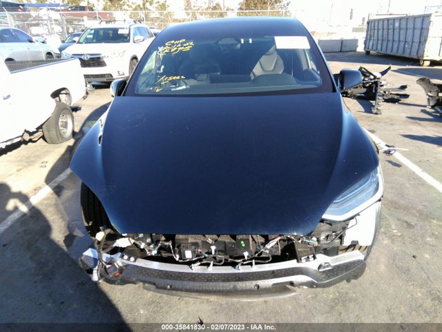 2022 Tesla Model X, VIN: 7SAXCAE58NF345899