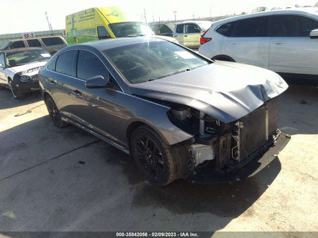 Hyundai Sonata Sport 2018 5NPE34AB3JH673020 main image
