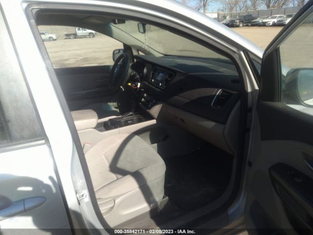 KNDMB5C17F6041082 KIA SEDONA LX