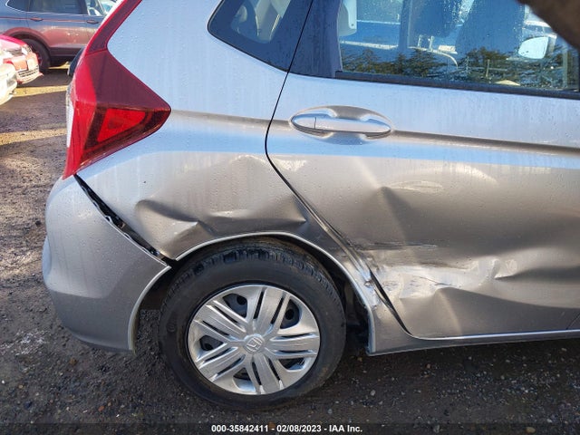 Honda FIT LX 2020 3HGGK5H48LM728911 Image 6