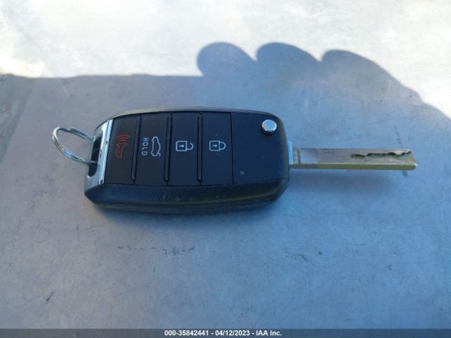 5XXGT4L36GG003884 KIA Optima Lx
