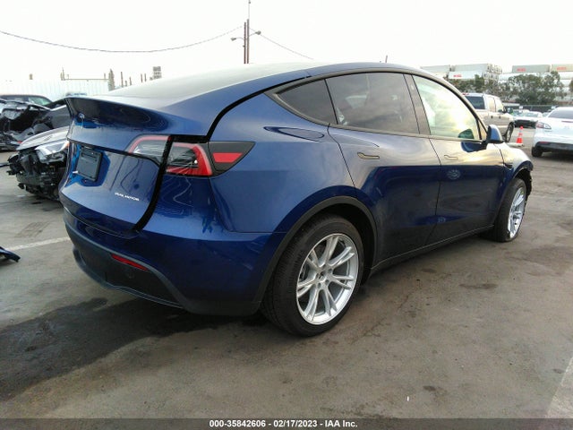 Tesla Model Y Long Range 2023 7SAYGDEE2PA034477 Image 4