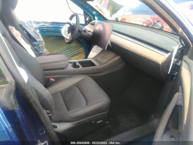 Tesla Model Y Long Range 2023 7SAYGDEE2PA034477 Image 5