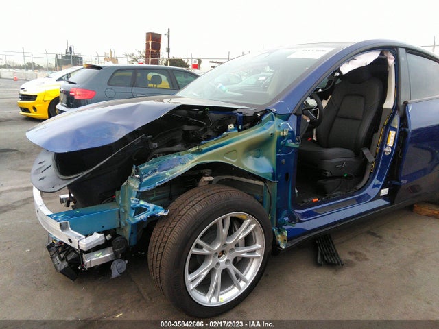 Tesla Model Y Long Range 2023 7SAYGDEE2PA034477 Image 6