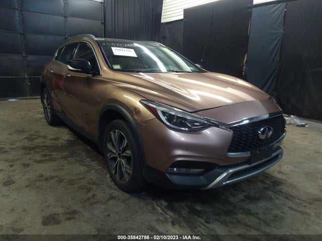 2017 Infiniti QX30, VIN: SJKCH5CR2HA020346