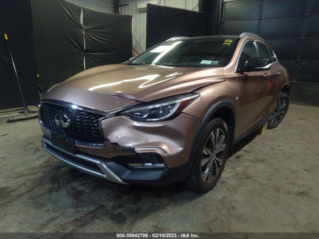 2017 Infiniti QX30, VIN: SJKCH5CR2HA020346