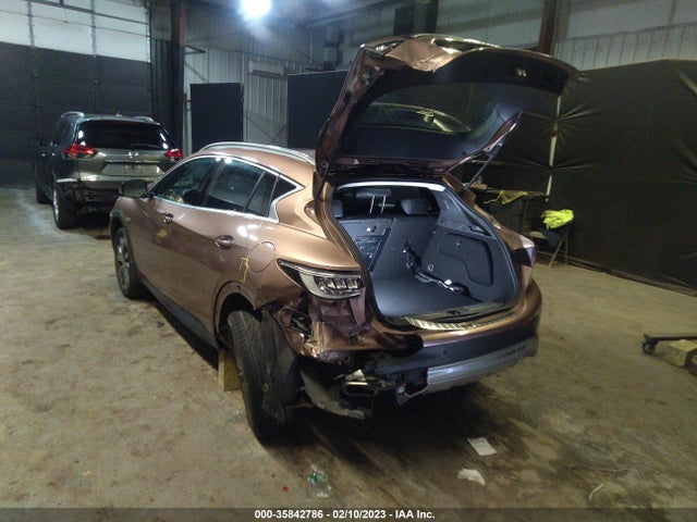 2017 Infiniti QX30, VIN: SJKCH5CR2HA020346