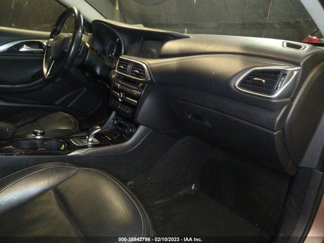 2017 Infiniti QX30, VIN: SJKCH5CR2HA020346