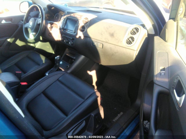 2017 Volkswagen Tiguan, VIN: WVGSV7AX0HK012272