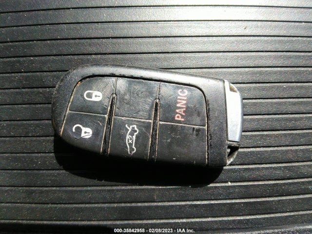 2015 Chrysler 300, VIN: 2C3CCAAG5FH769253