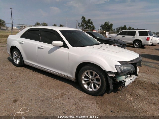 2015 Chrysler 300, VIN: 2C3CCAAG5FH769253