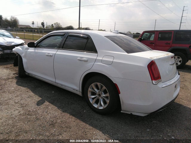 2015 Chrysler 300, VIN: 2C3CCAAG5FH769253