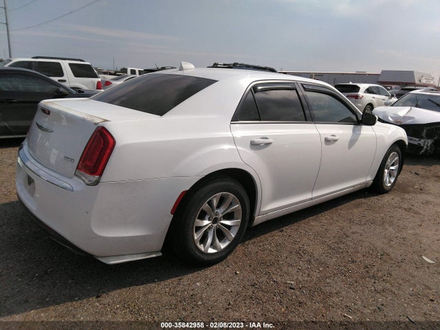 2015 Chrysler 300, VIN: 2C3CCAAG5FH769253