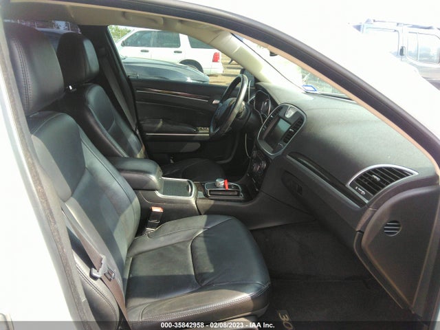 2015 Chrysler 300, VIN: 2C3CCAAG5FH769253