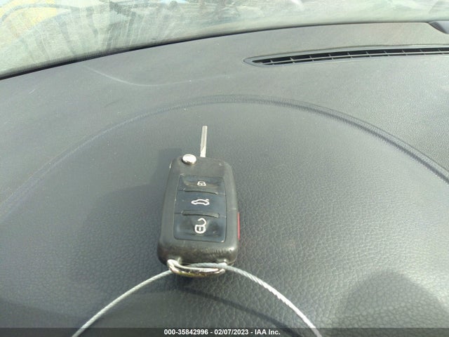 2012 VOLKSWAGEN TIGUAN S VIN: WVGAV7AX5CW000177