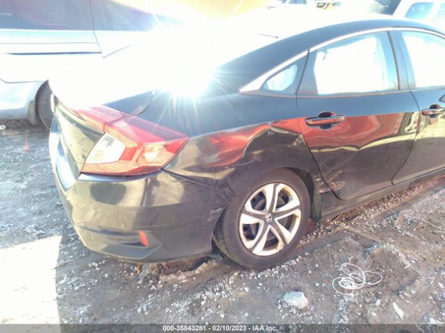 19XFC2F52JE209670 Honda Civic Sedan Lx