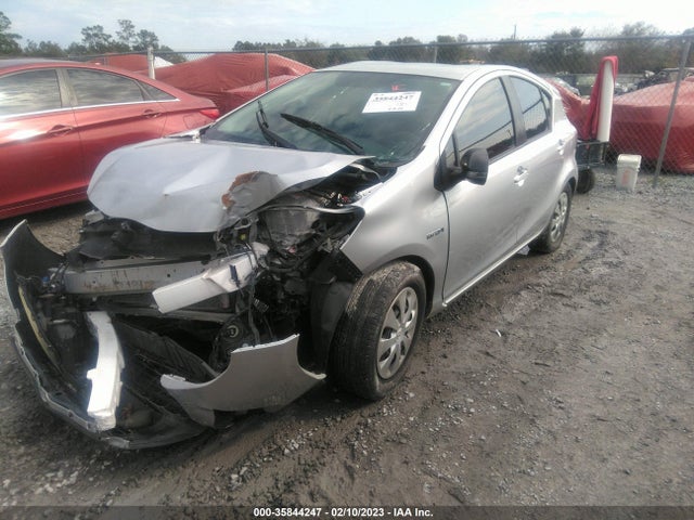 Toyota Prius C One/three/two/four 2014 JTDKDTB39E1064741 Image 2