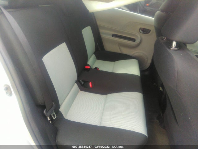 Toyota Prius C One/three/two/four 2014 JTDKDTB39E1064741 Image 8