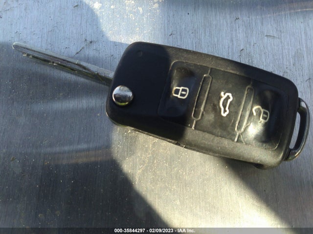 Volkswagen GTI 2010 WVWHV7AJ9AW280293 Image 3