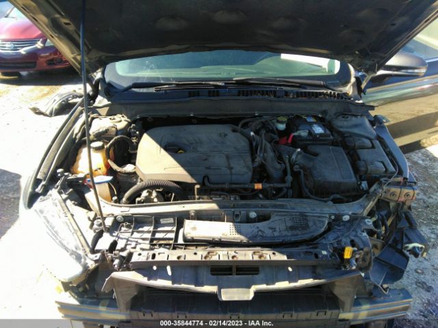 3FA6P0HD1FR161601 Ford FUSION SE