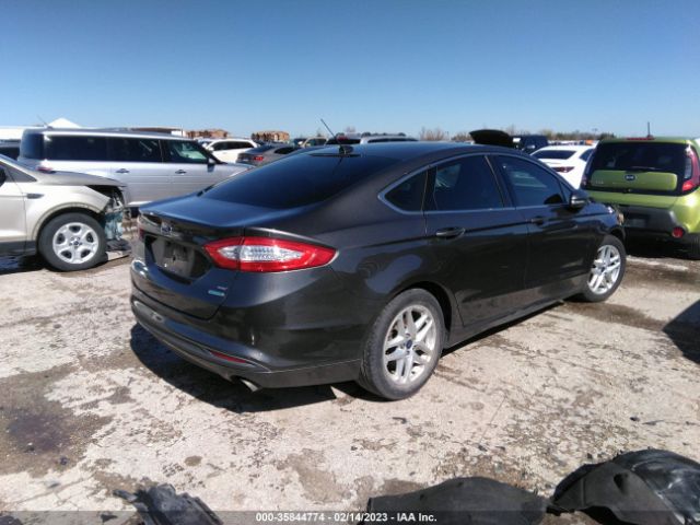 3FA6P0HD1FR161601 Ford FUSION SE