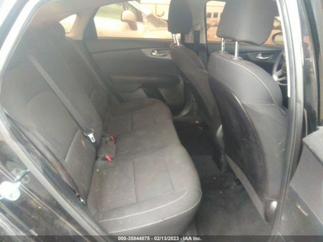 3KPF24AD1KE105749 KIA FORTE FE