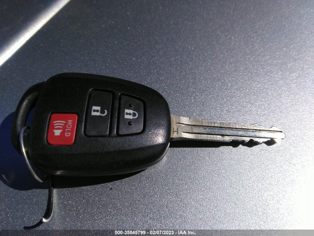 Toyota RAV4 LE 2016 2T3ZFREV2GW252840 Image 3