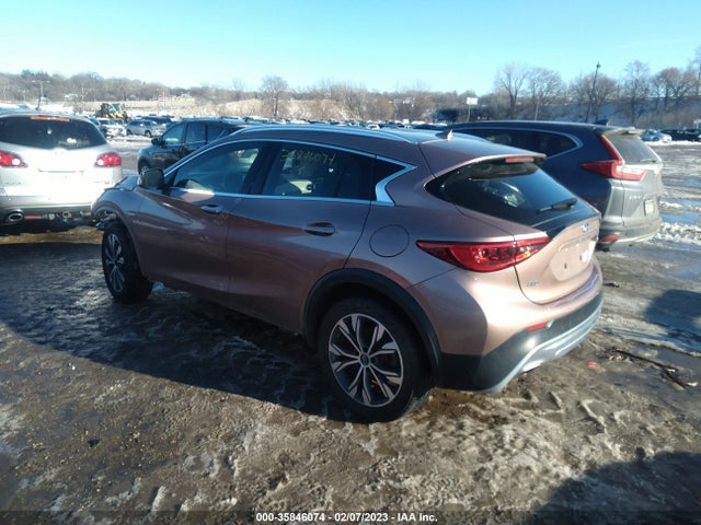 2017 Infiniti QX30, VIN: SJKCH5CR8HA016916