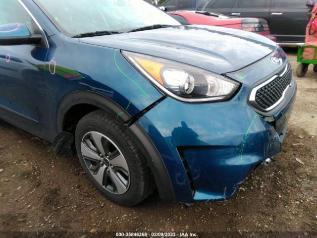 KNDCB3LC5J5201220 KIA NIRO LX