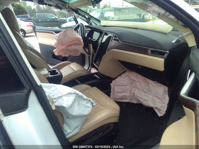 2016 Tesla Model X, VIN: 5YJXCAE48GFS00868