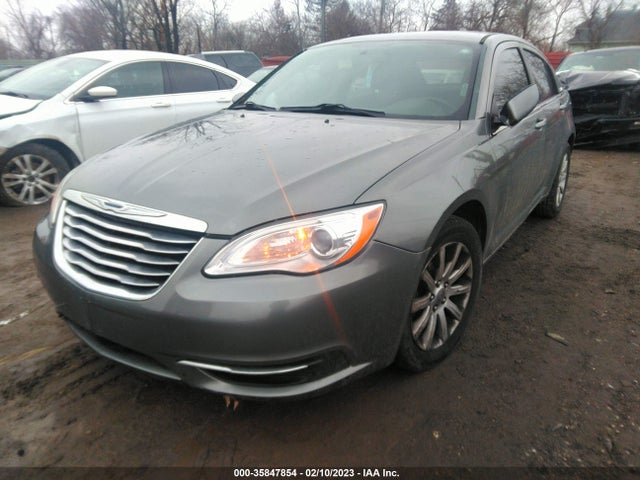 Chrysler 200 Touring 2013 1C3CCBBGXDN531942 Image 2