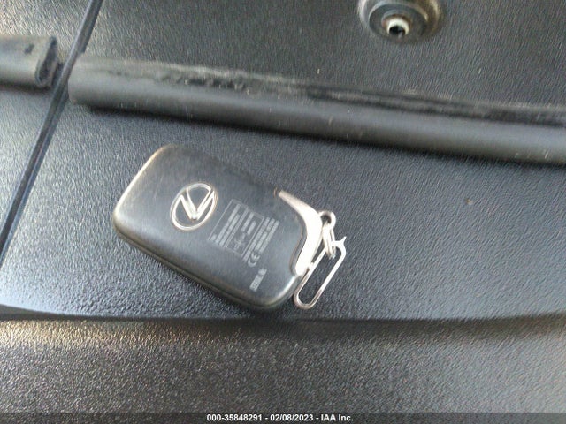 2015 Lexus LS, VIN: JTJHY00W1F4175954