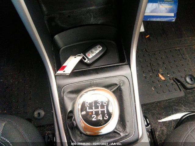 Hyundai ELANTRA GT 2013 KMHD35LE1DU044208 Image 3