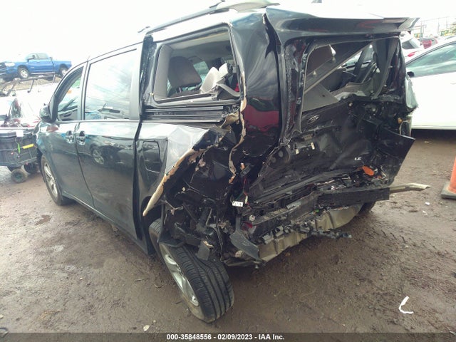 Toyota SIENNA LE 2018 5TDKZ3DC9JS929431 Image 3