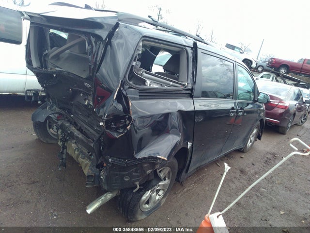 Toyota SIENNA LE 2018 5TDKZ3DC9JS929431 Image 4