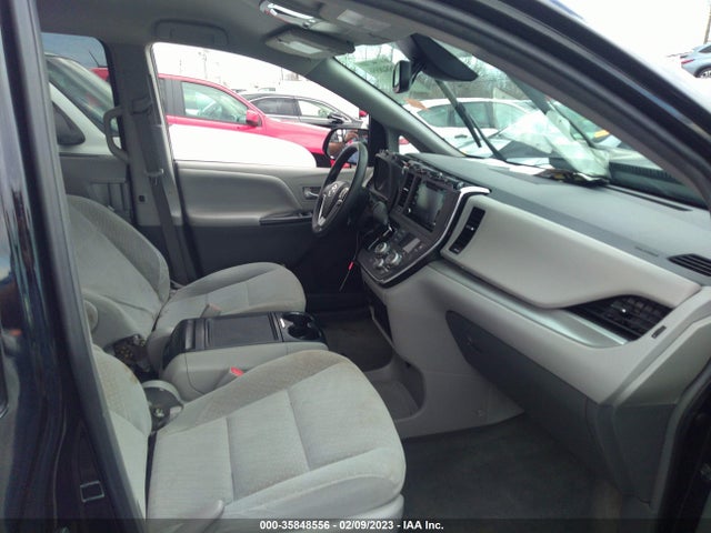 Toyota SIENNA LE 2018 5TDKZ3DC9JS929431 Image 5