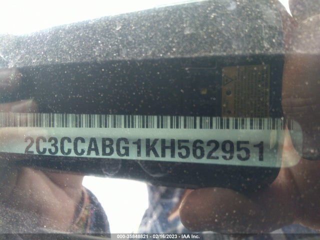 2C3CCABG1KH562951 Chrysler 300 300s