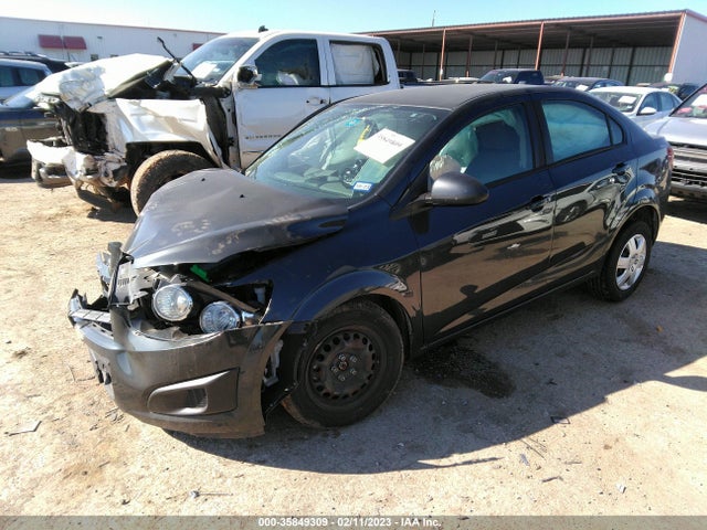 Chevrolet SONIC LS 2014 1G1JA5SH6E4209138 Image 2