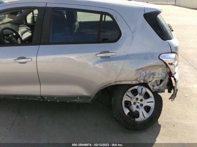 Chevrolet TRAX LS 2017 3GNCJKSB9HL266210 Image 6