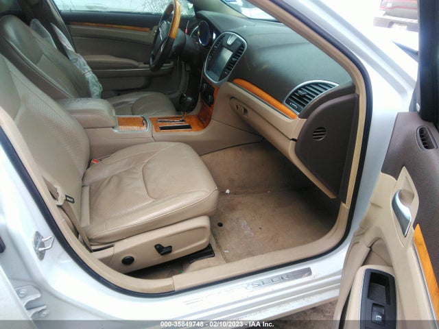 Chrysler 300 300c 2014 2C3CCAET7EH118082 Image 6